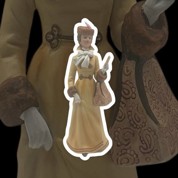 Avon VTG 1981 President s Club Albee Award Porcelain Figurine 10 Tall Japan - Picture 3 of 16